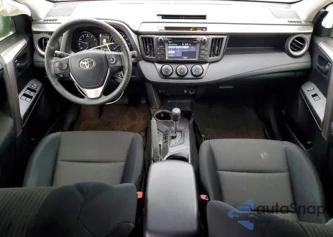 2017 Toyota Rav4 Le z USA, uszkodzony, nr VIN JTMBFREV5HJ701736